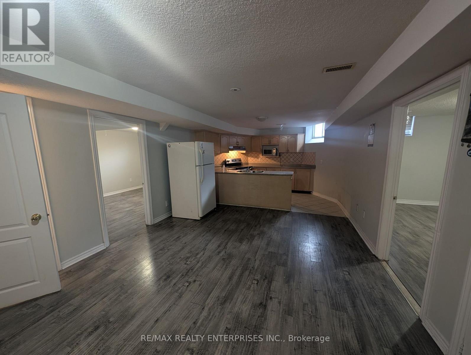 5914 Long Valley Road, Mississauga, ON - Indoor