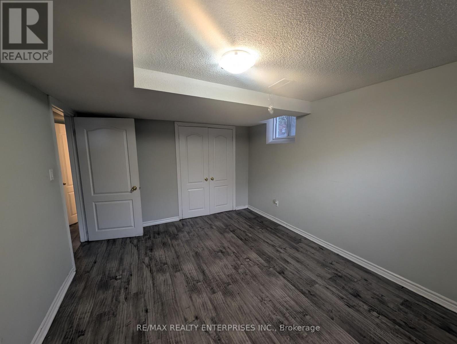 5914 Long Valley Road, Mississauga, ON - Indoor