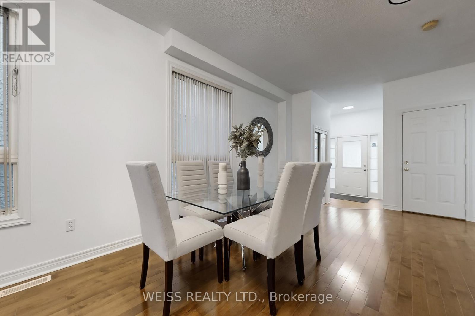 942 Khan Crescent, Mississauga, ON - Indoor Photo Showing Dining Room