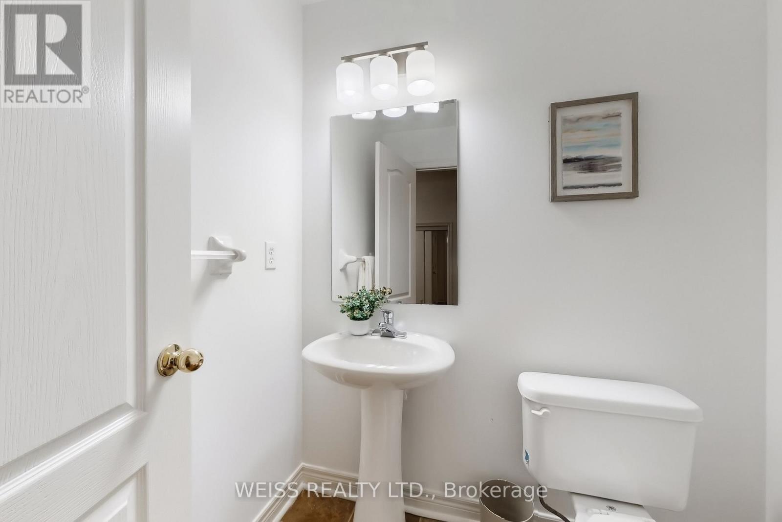 942 Khan Crescent, Mississauga, ON - Indoor Photo Showing Bathroom