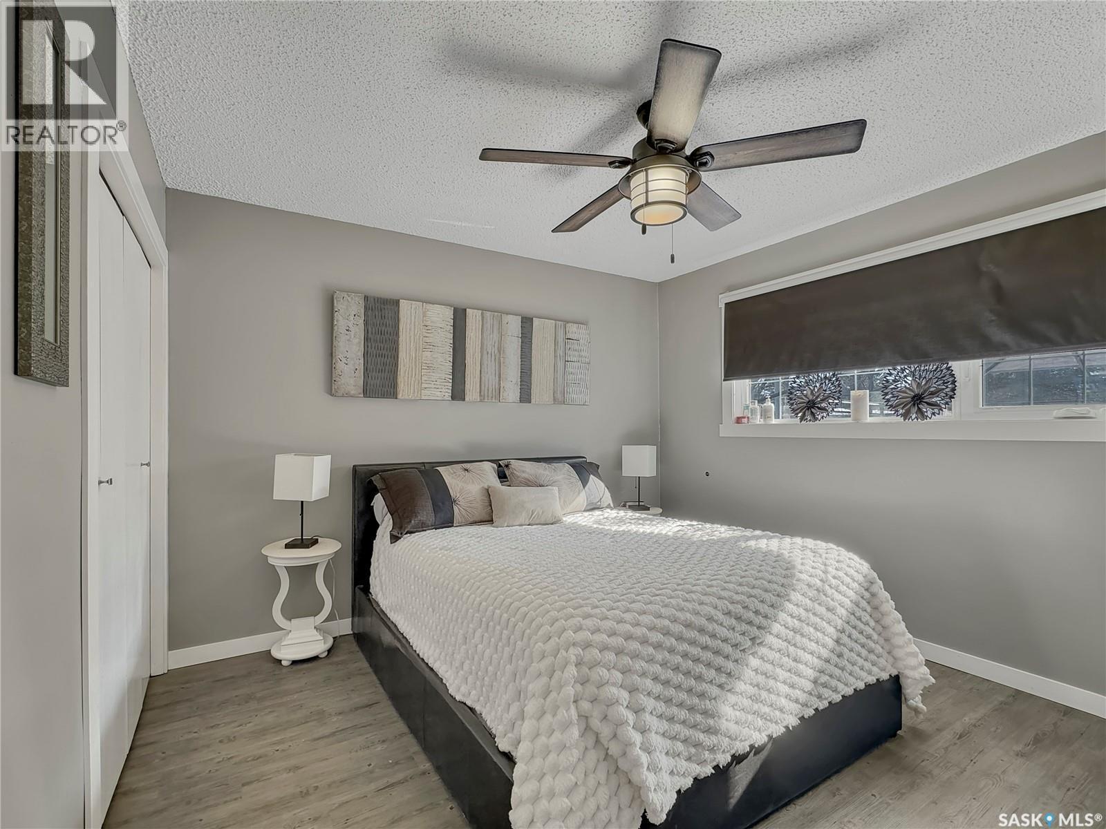 17 4Th Avenue E, Neilburg, SK - Indoor Photo Showing Bedroom