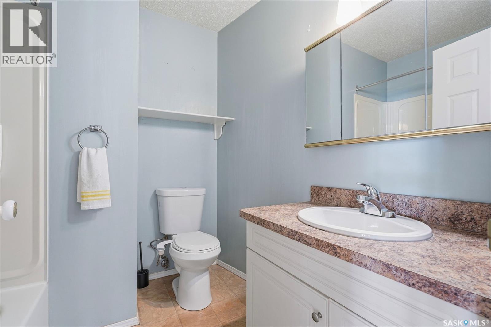 126 Hall Crescent, Saskatoon, SK - Indoor Photo Showing Bathroom