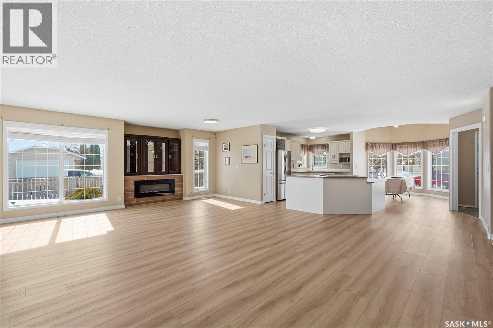 126 Hall Crescent, Saskatoon, SK - Indoor Photo Showing Living Room