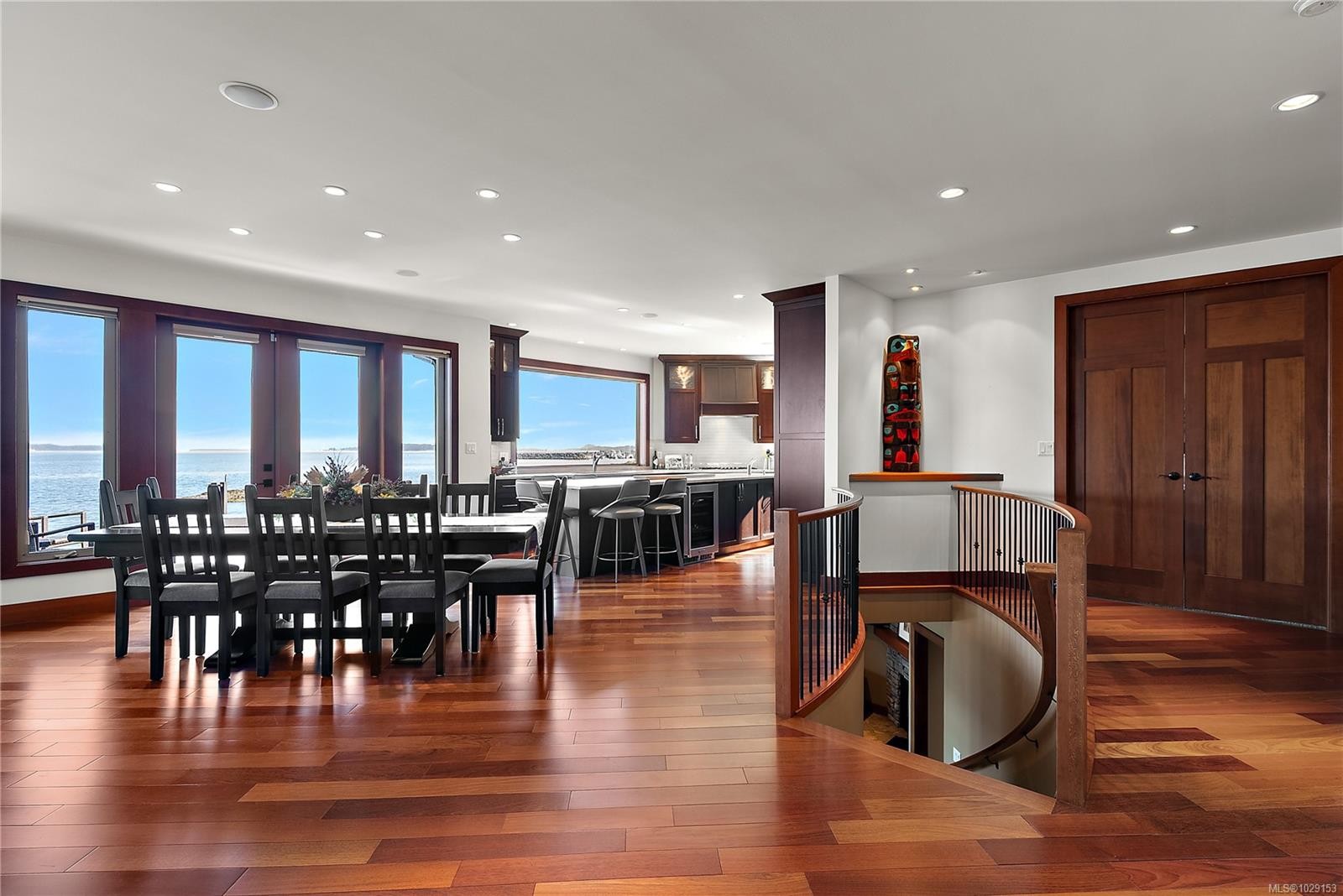 10206 Surfside Pl, Sidney, BC