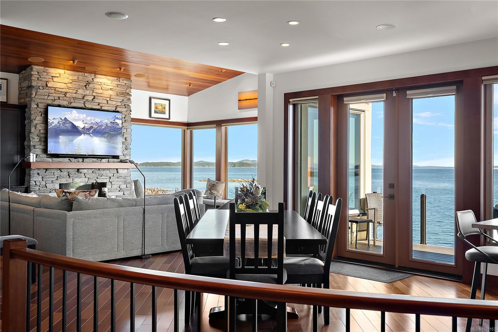 10206 Surfside Pl, Sidney, BC