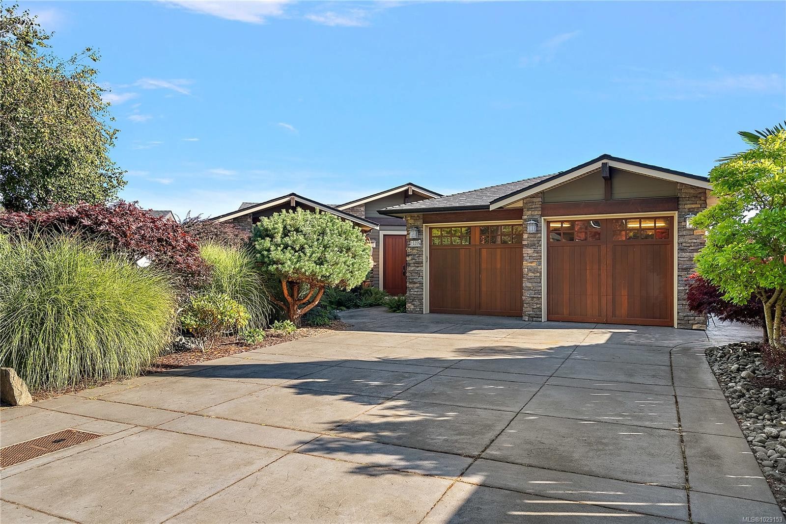 10206 Surfside Pl, Sidney, BC