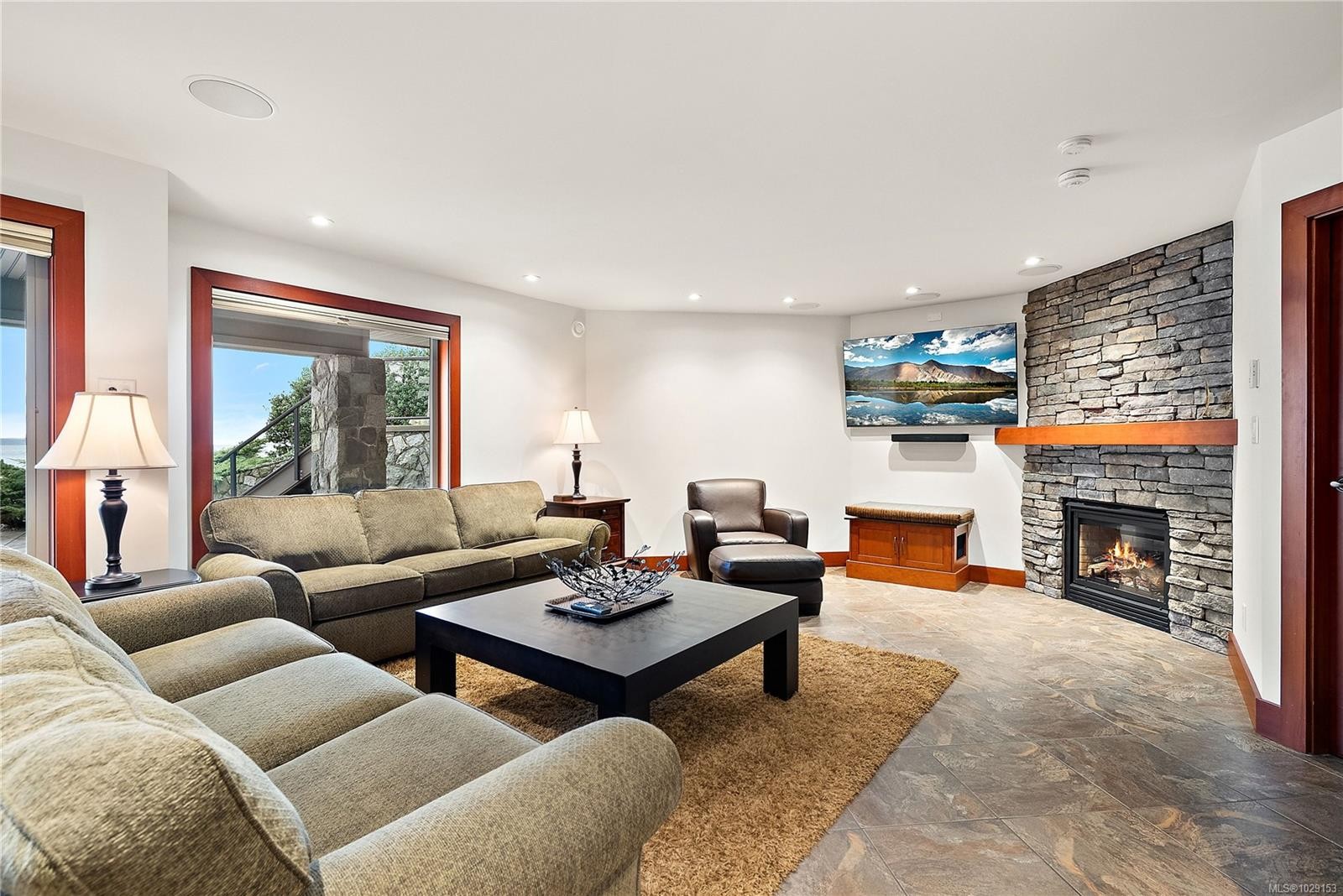 10206 Surfside Pl, Sidney, BC