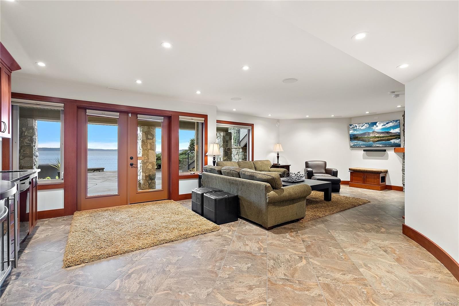 10206 Surfside Pl, Sidney, BC