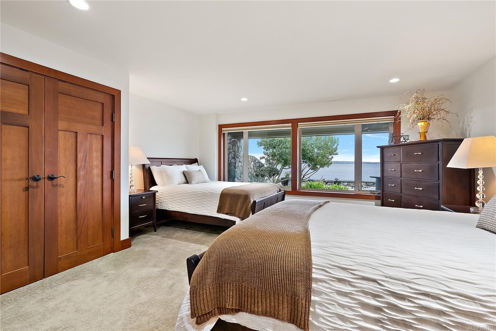 10206 Surfside Pl, Sidney, BC