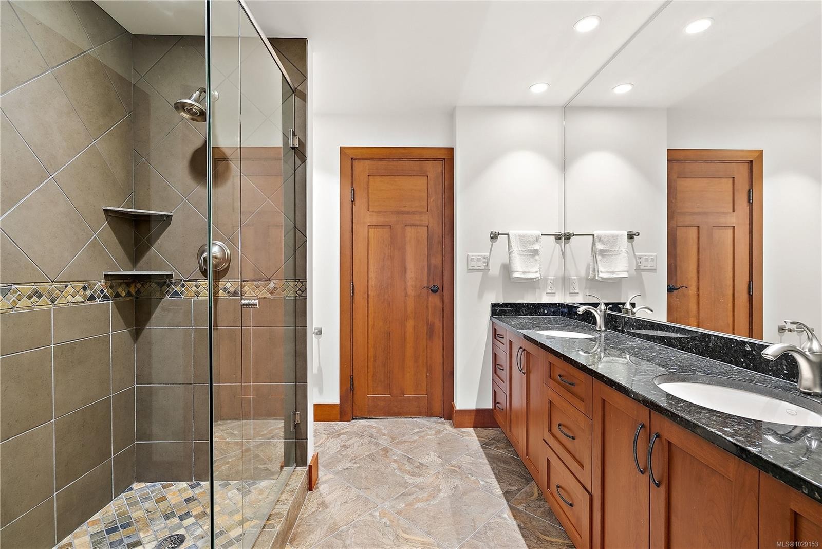 10206 Surfside Pl, Sidney, BC