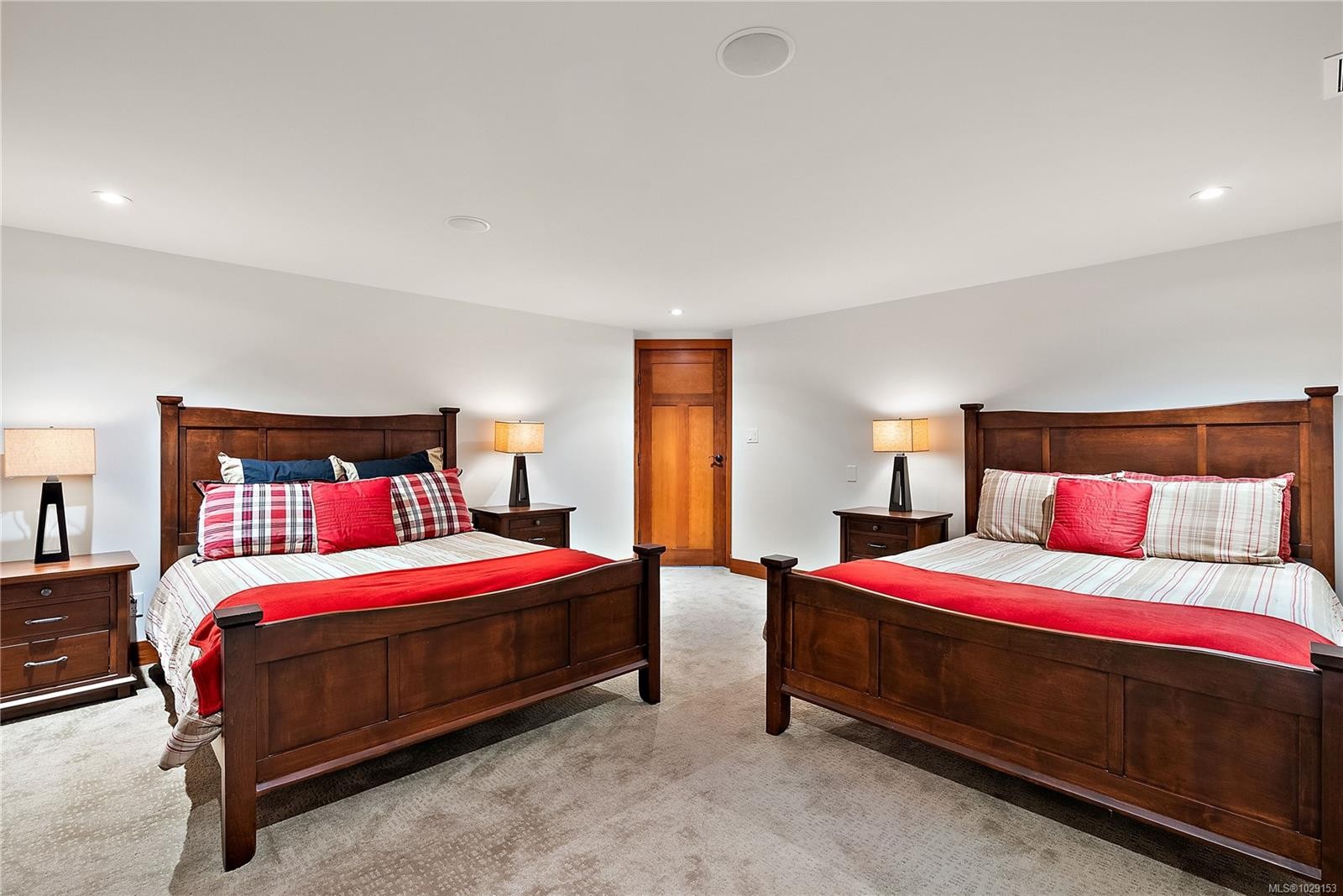 10206 Surfside Pl, Sidney, BC