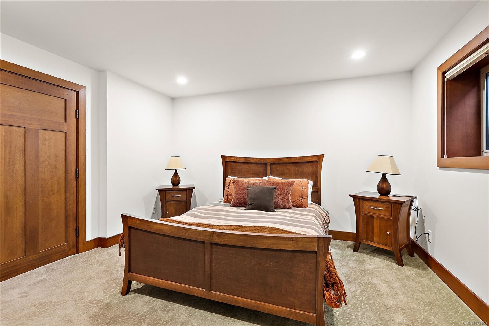 10206 Surfside Pl, Sidney, BC