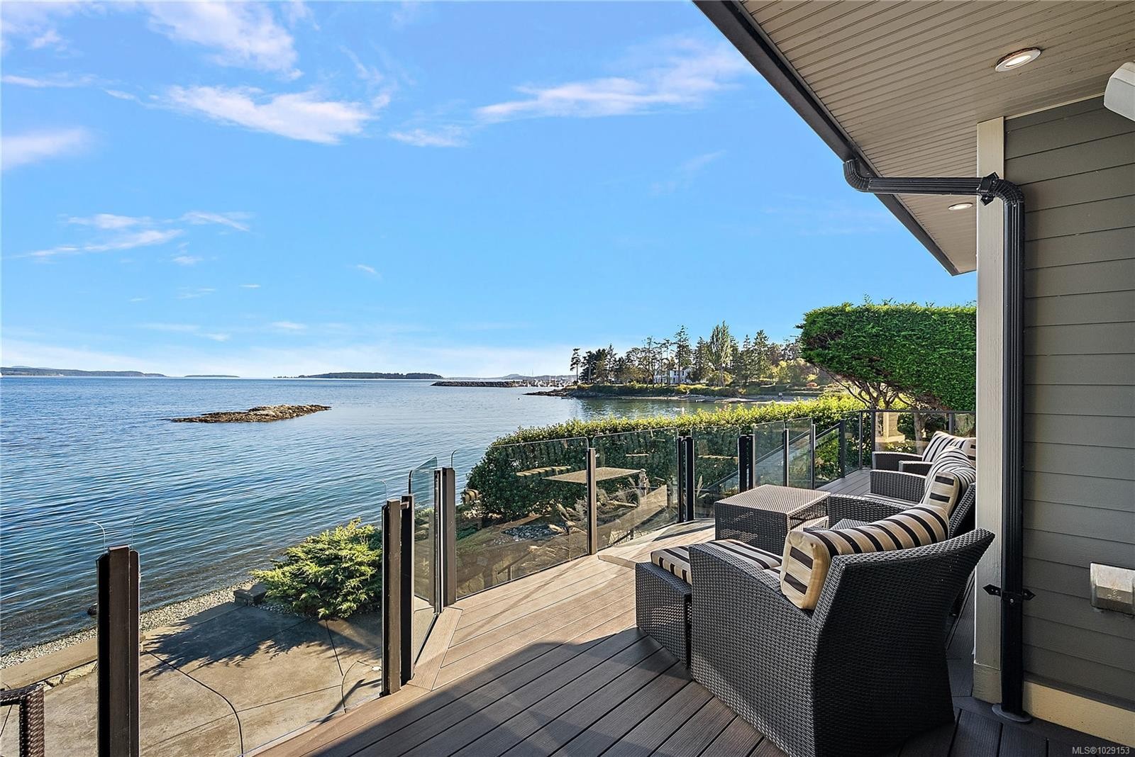 10206 Surfside Pl, Sidney, BC