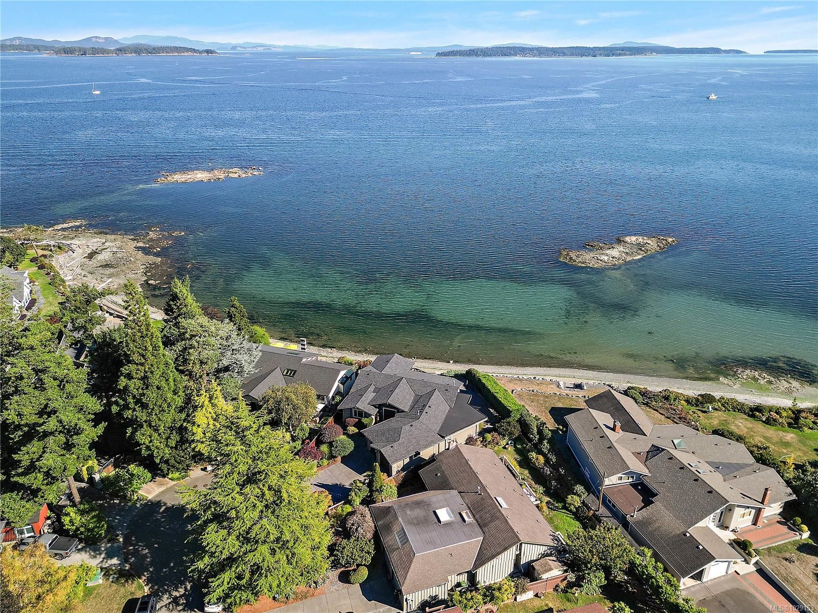 10206 Surfside Pl, Sidney, BC