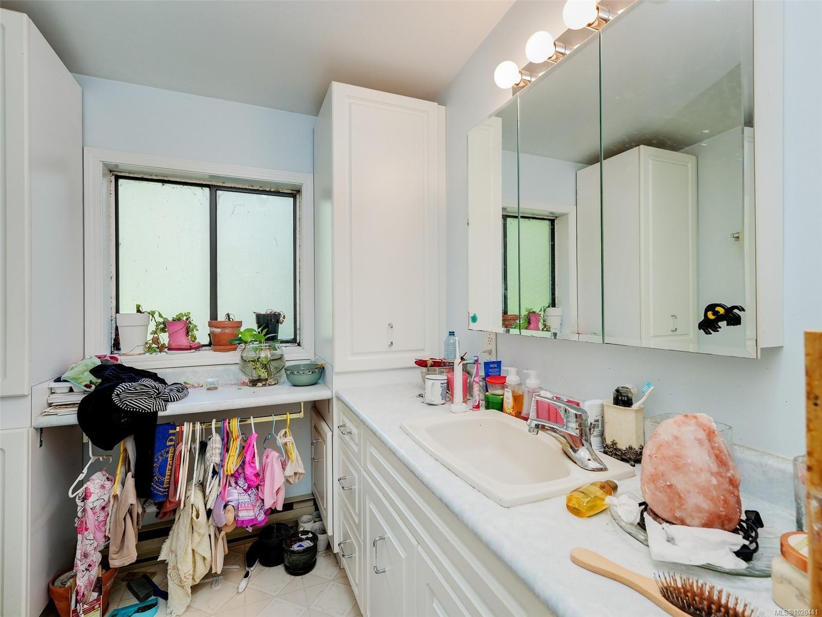 2042 Glenidle Rd, Sooke, BC