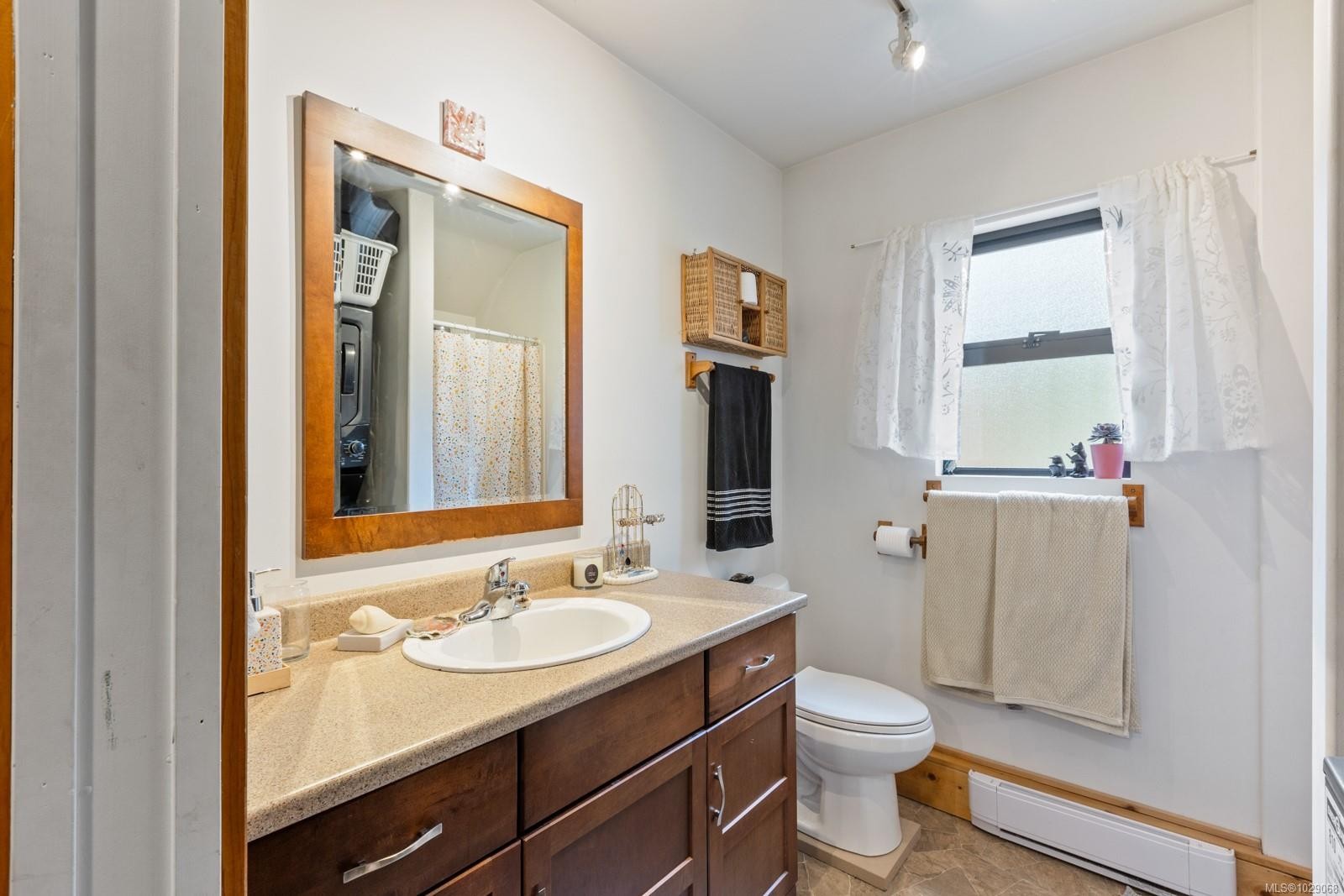 3671 Thomson Rd, Courtenay, BC