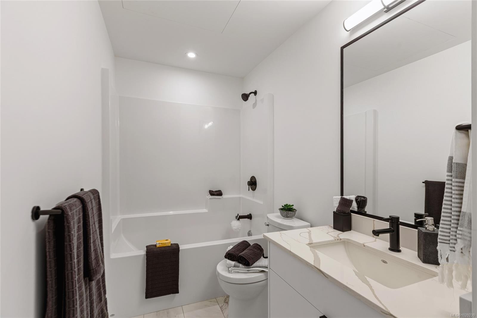309-1114 Samar Cres, Langford, BC - Indoor Photo Showing Bathroom