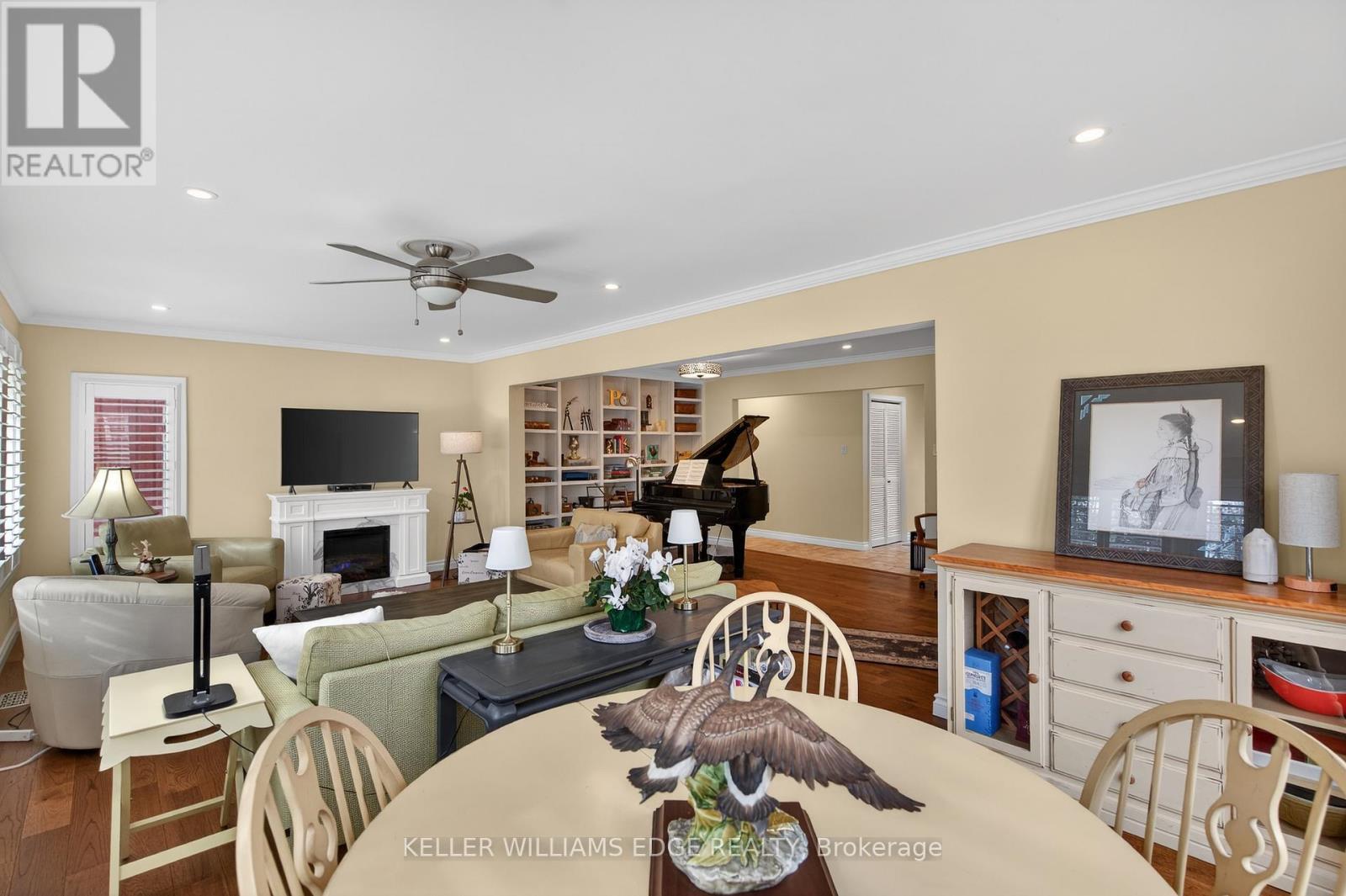 484 11Th Concession Road E, Hamilton, ON - Indoor Photo Showing Dining Room With Fireplace