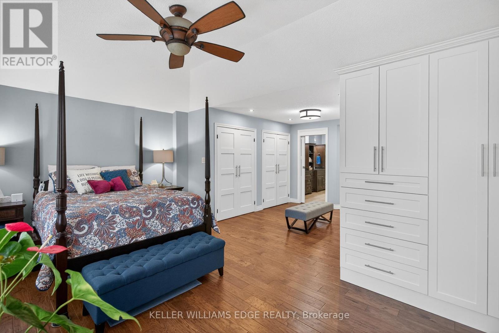 484 11Th Concession Road E, Hamilton, ON - Indoor Photo Showing Bedroom