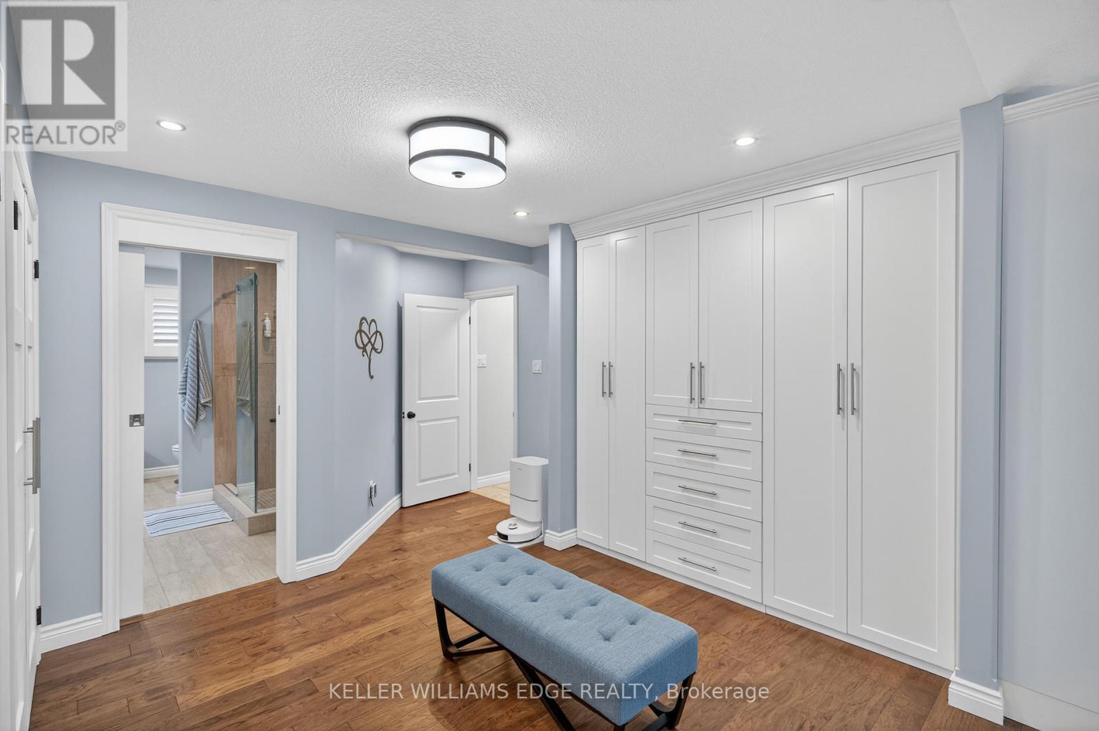 484 11Th Concession Road E, Hamilton, ON - Indoor Photo Showing Bedroom