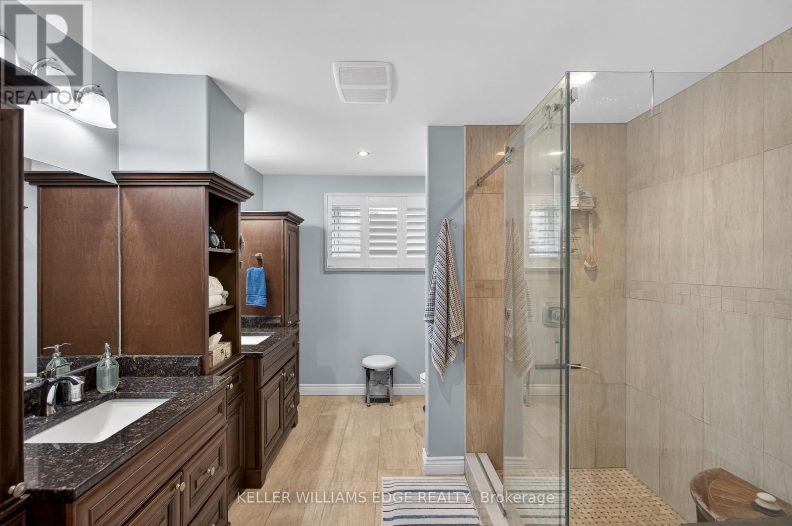 484 11Th Concession Road E, Hamilton, ON - Indoor Photo Showing Other Room