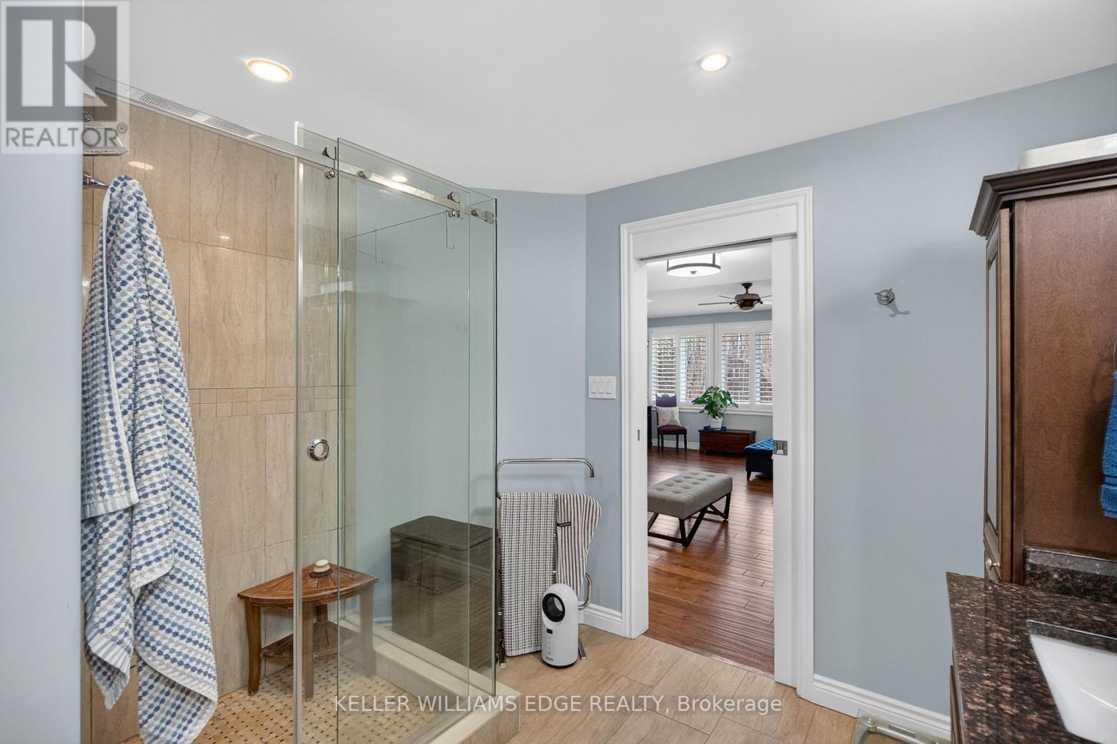 484 11Th Concession Road E, Hamilton, ON - Indoor Photo Showing Bathroom