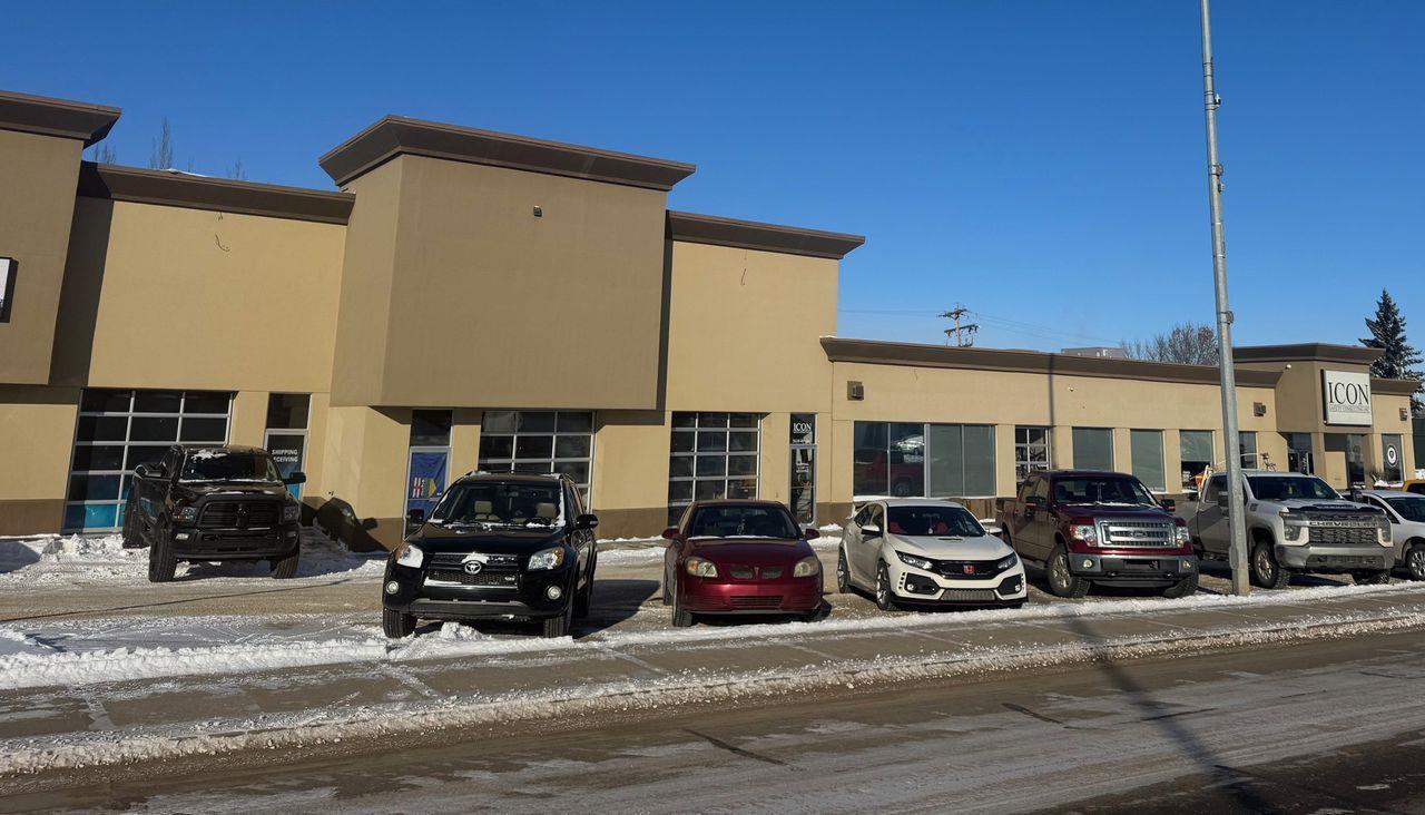 5612 - 48 Avenue, Camrose, AB
