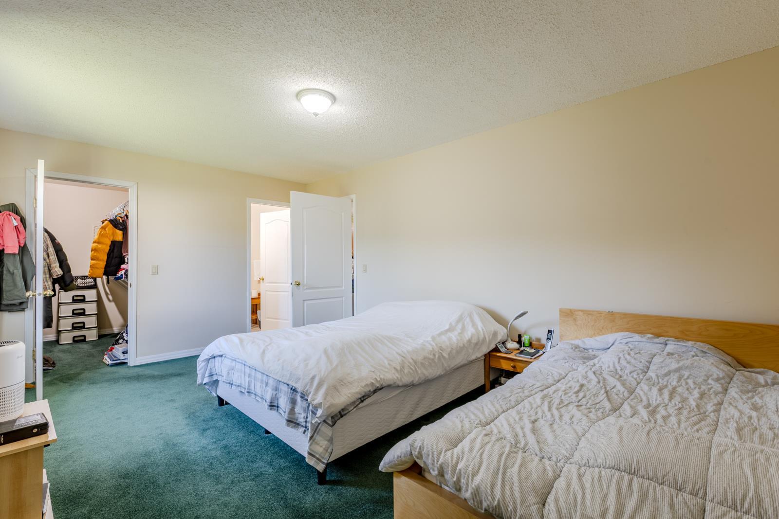 4000 Ab-813, Calling Lake, AB