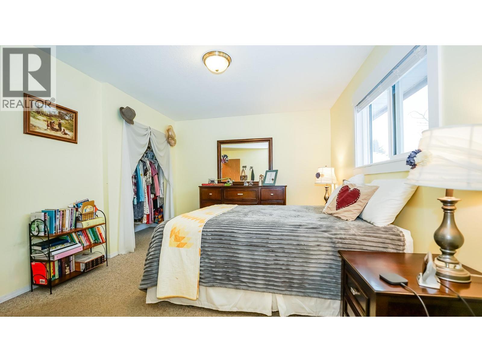32 Preston Crescent, Enderby, BC - Indoor Photo Showing Bedroom