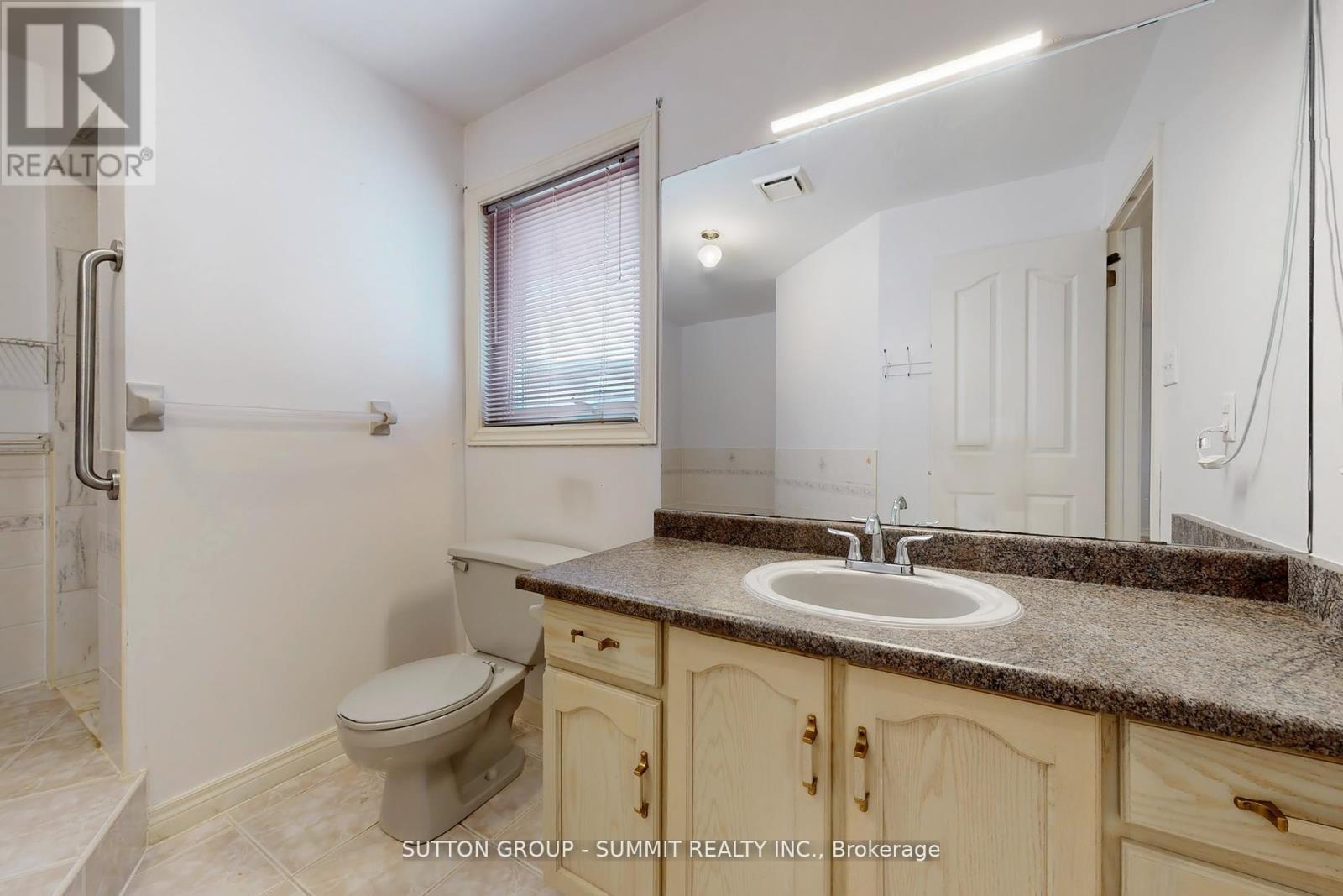 5525 Fleur-De-Lis, Mississauga, ON - Indoor Photo Showing Bathroom