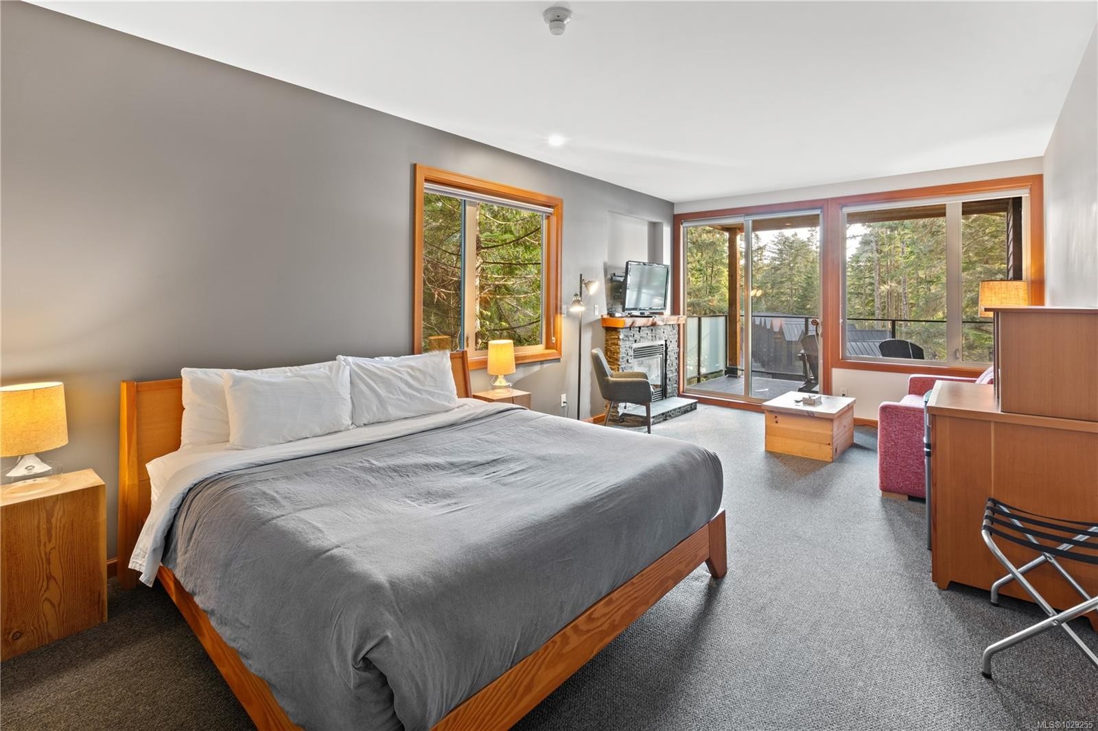 330 Reef Point Rd, Ucluelet, BC