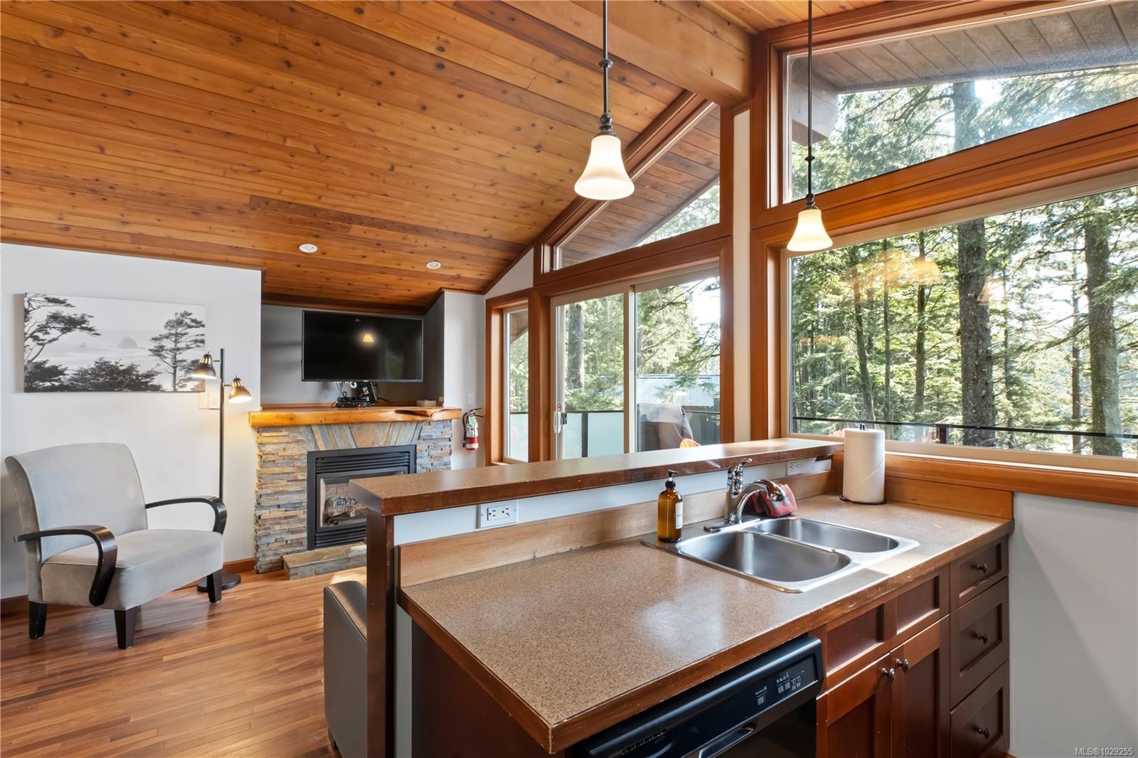330 Reef Point Rd, Ucluelet, BC