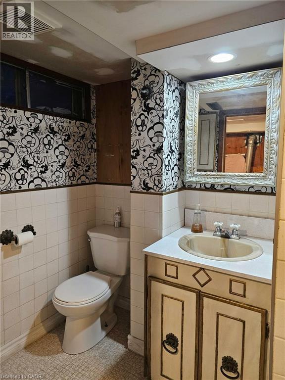 Basement bathroom - 49 Dietz Avenue S, Waterloo, ON - Indoor Photo Showing Bathroom