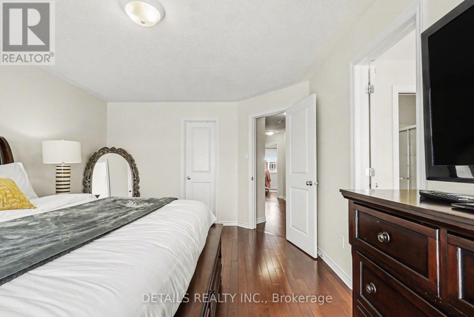 112 Whispering Winds Way, Ottawa, ON - Indoor Photo Showing Bedroom