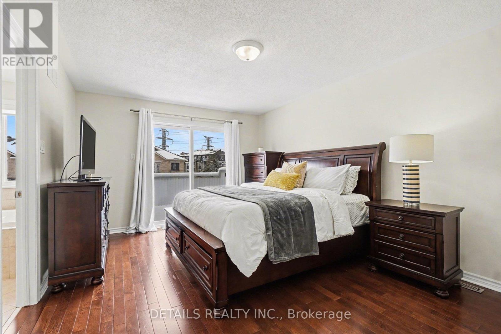 112 Whispering Winds Way, Ottawa, ON - Indoor Photo Showing Bedroom