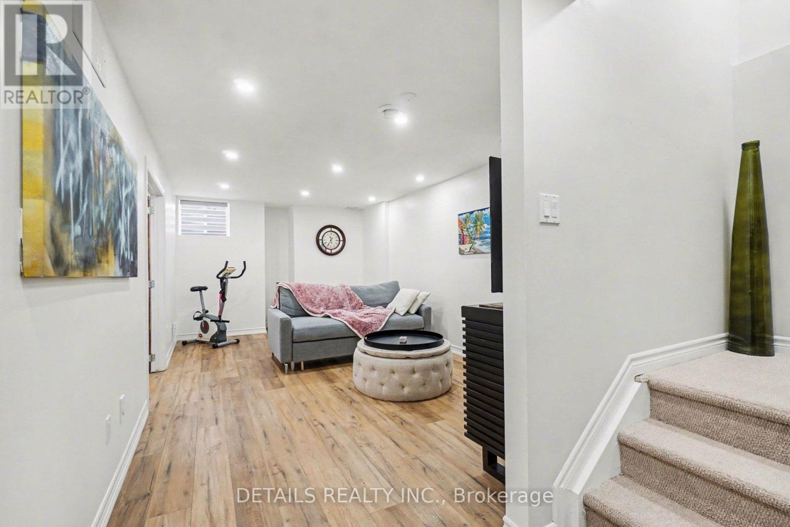 112 Whispering Winds Way, Ottawa, ON - Indoor
