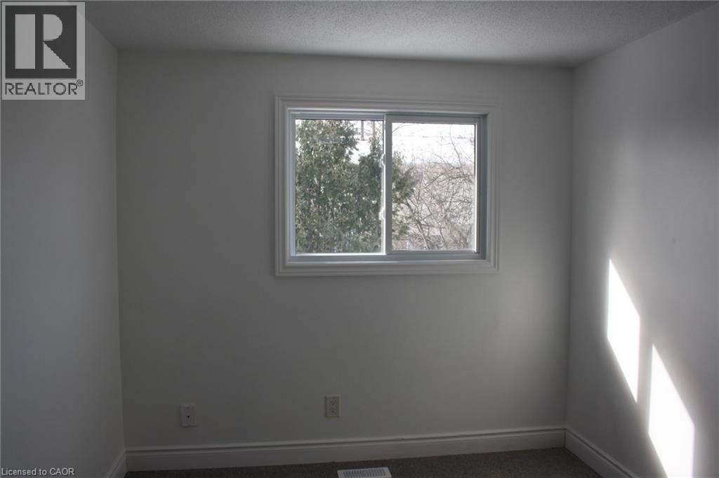 144 Sekura Crescent, Cambridge, ON - Indoor Photo Showing Other Room