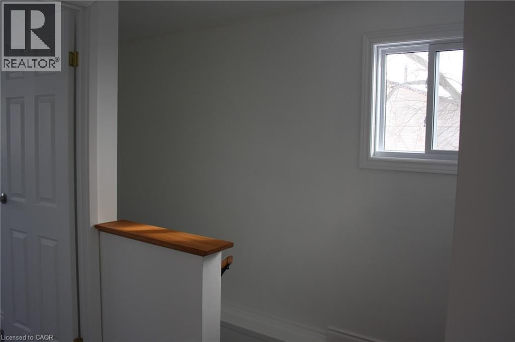 144 Sekura Crescent, Cambridge, ON - Indoor Photo Showing Other Room