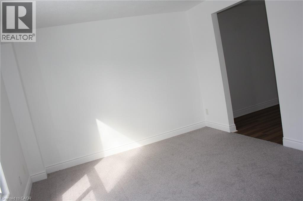 144 Sekura Crescent, Cambridge, ON - Indoor Photo Showing Other Room