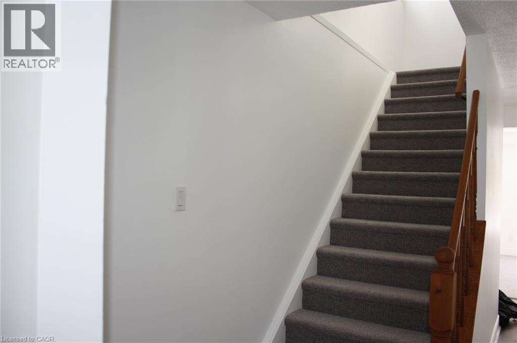 144 Sekura Crescent, Cambridge, ON - Indoor Photo Showing Other Room
