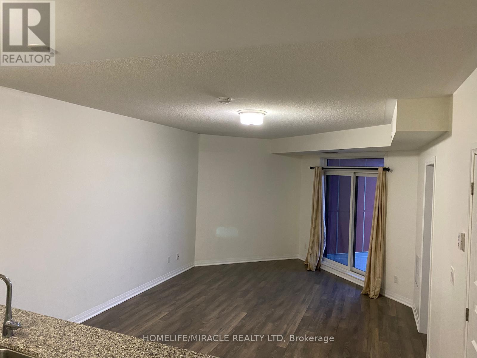 501 - 2 Adam Sellers Street, Markham, ON - Indoor Photo Showing Other Room