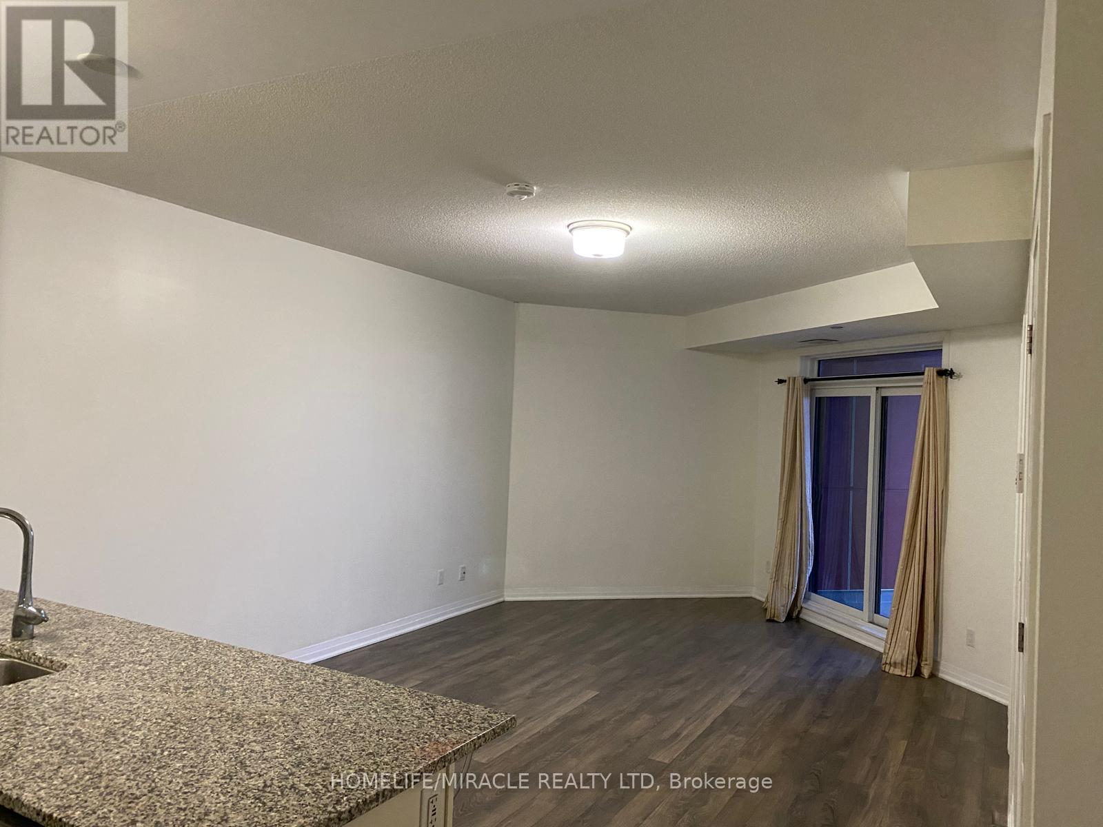 501 - 2 Adam Sellers Street, Markham, ON - Indoor