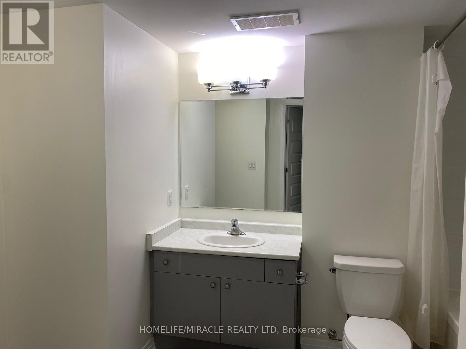 501 - 2 Adam Sellers Street, Markham, ON - Indoor Photo Showing Bathroom