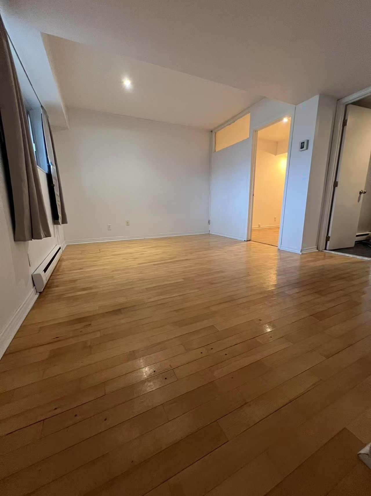 Bedroom - 335B Rue Spring Garden, Dollard-Des-Ormeaux, QC - Indoor Photo Showing Other Room