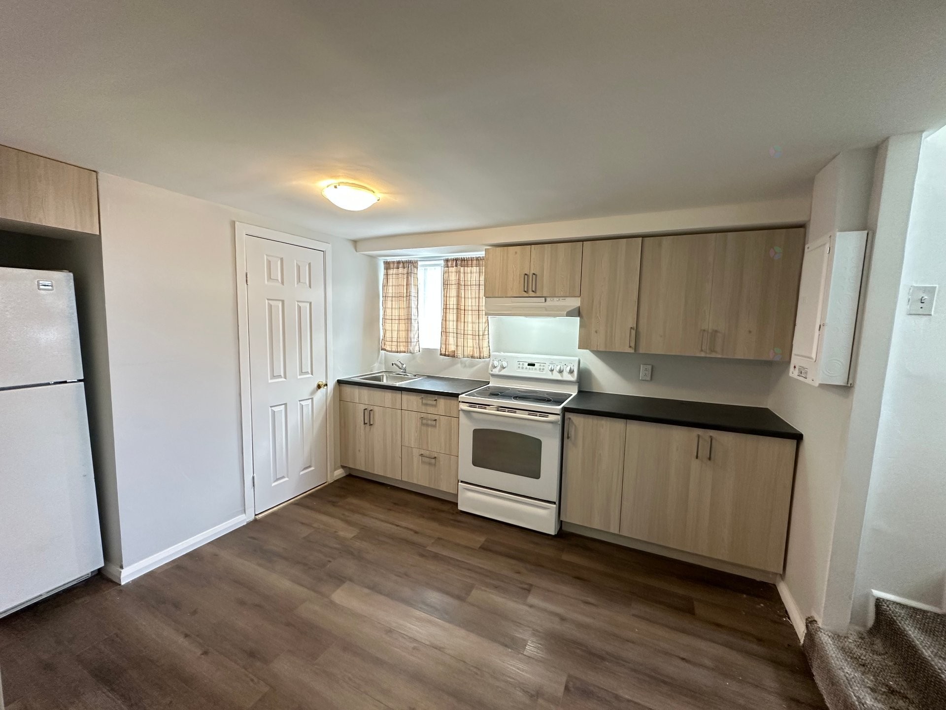 Kitchen - 1-595 Av. Marshall, Dorval, QC - Indoor Photo Showing Kitchen