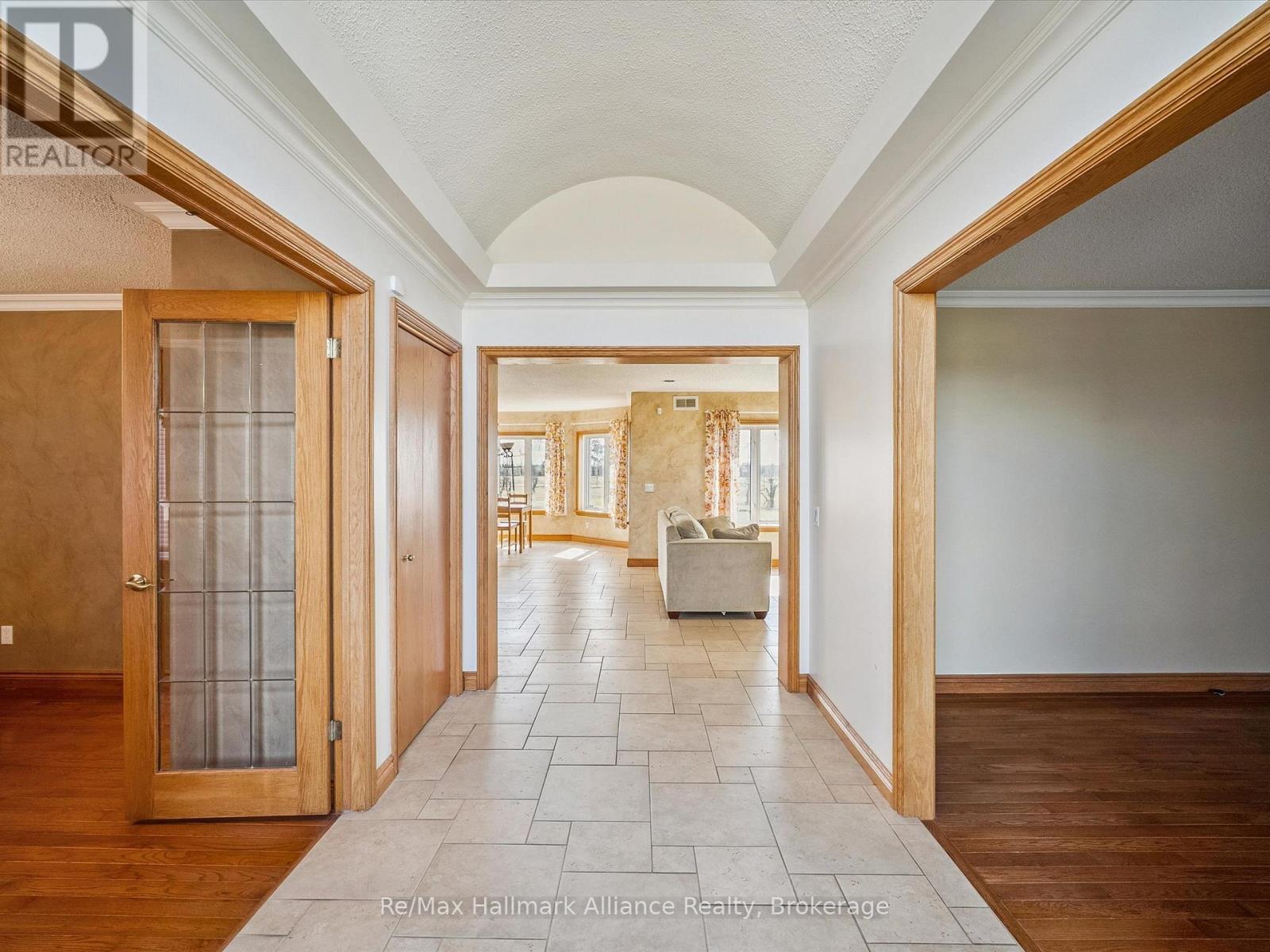 232 Eighth Road E, Hamilton, ON