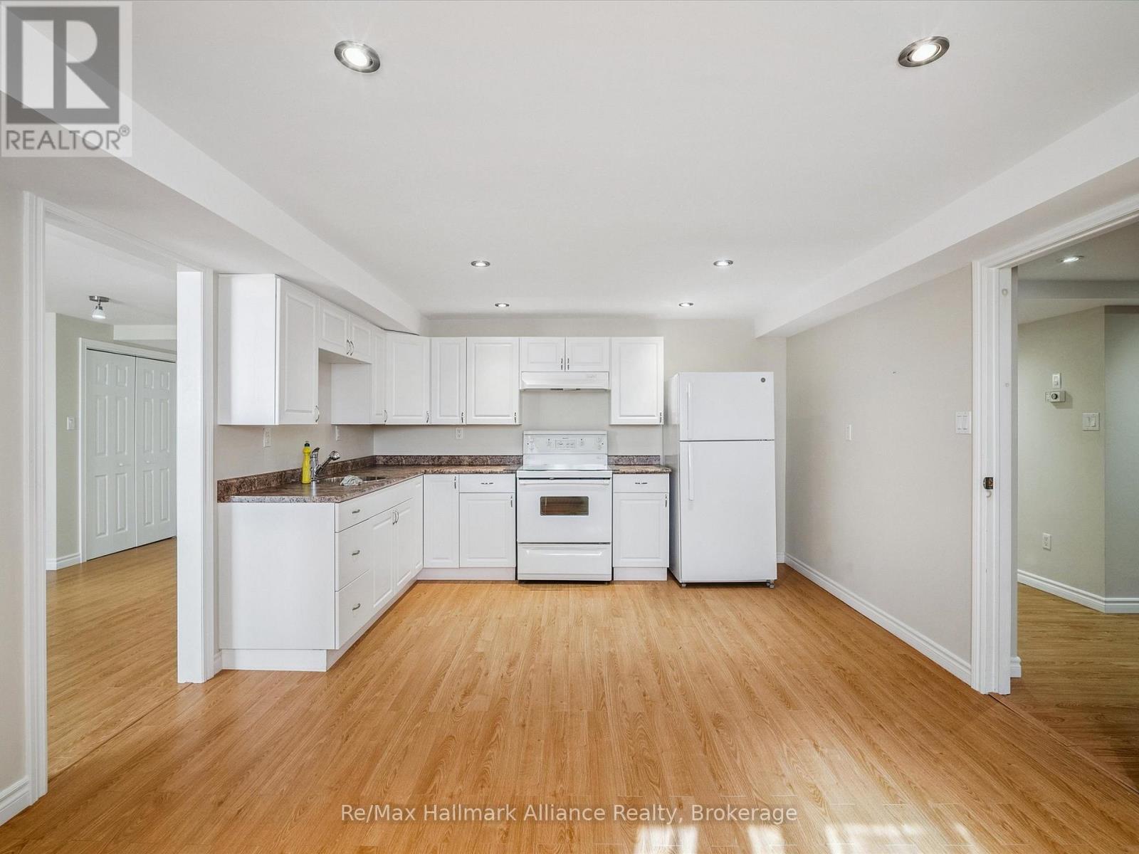 232 Eighth Road E, Hamilton, ON