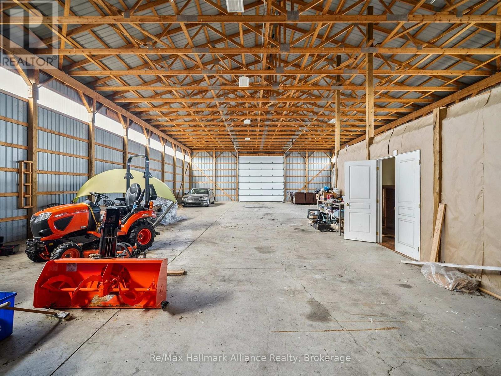 232 Eighth Road E, Hamilton, ON