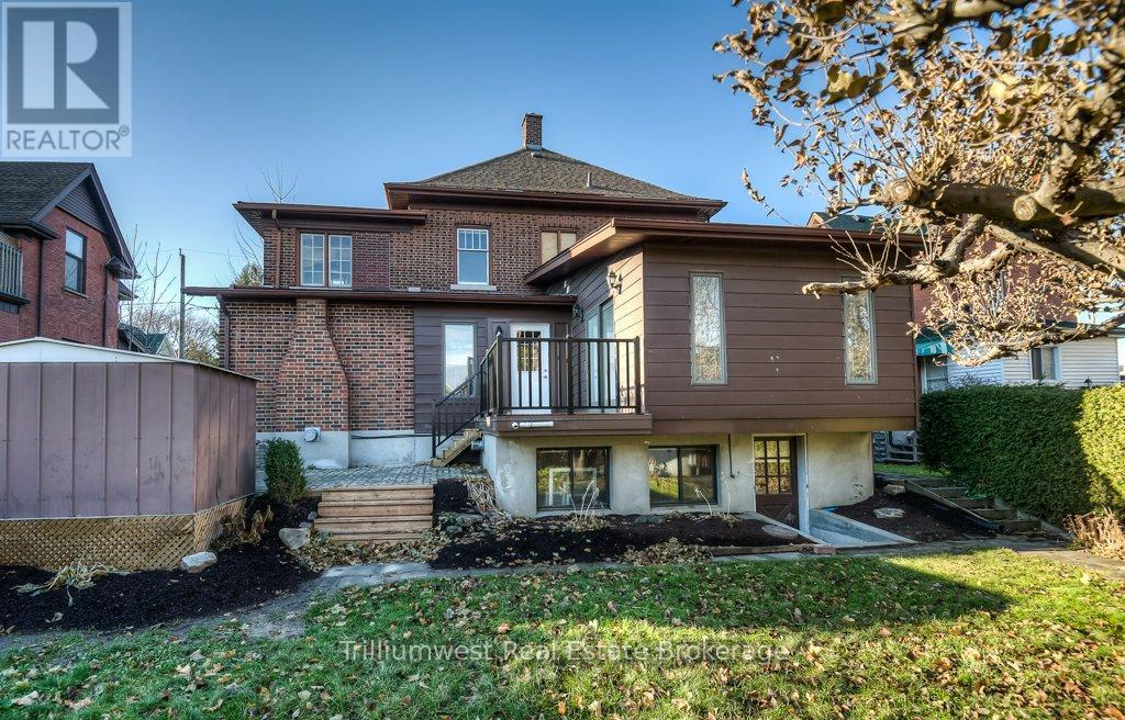 54 Park Street, Kitchener, ON - Outdoor