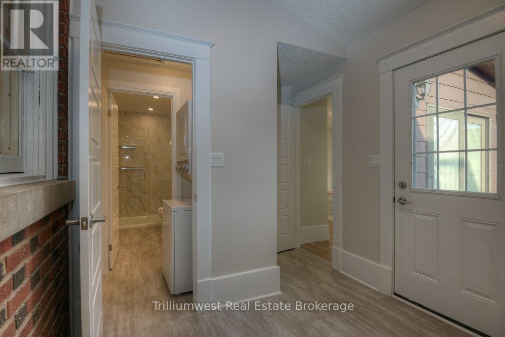 54 Park Street, Kitchener, ON - Indoor Photo Showing Other Room